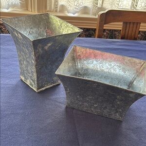 🪴 NWOT! 2 GALVANIZED METAL DECORATIVE PLANT/FLOWER CONTAINERS
